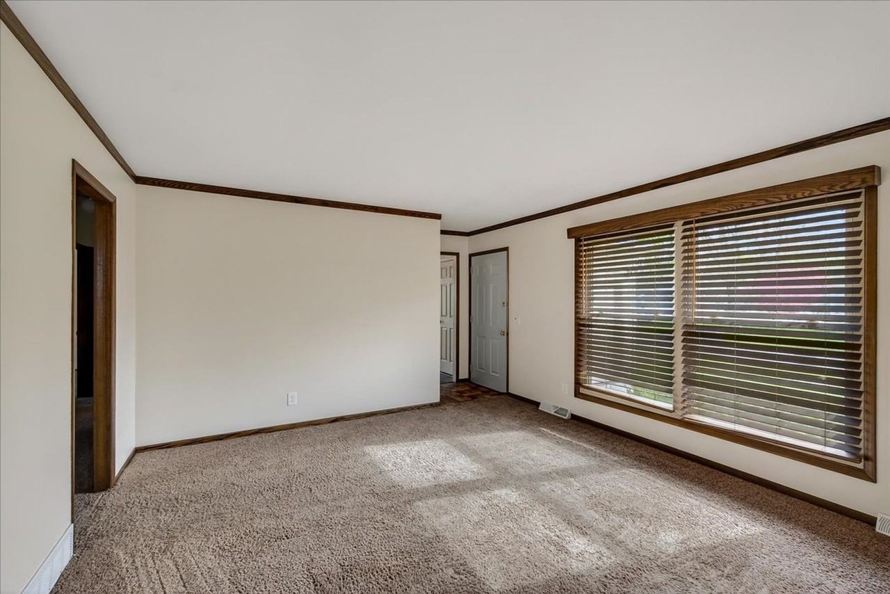 1806 Golden Oak Ln - Photo 6 of 36