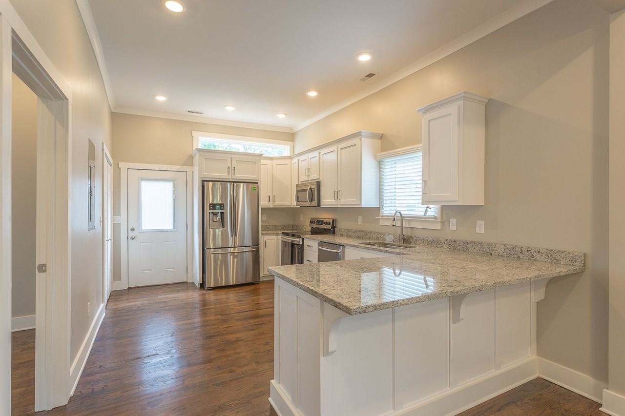 1008 Fairview Ave - Photo 3 of 12