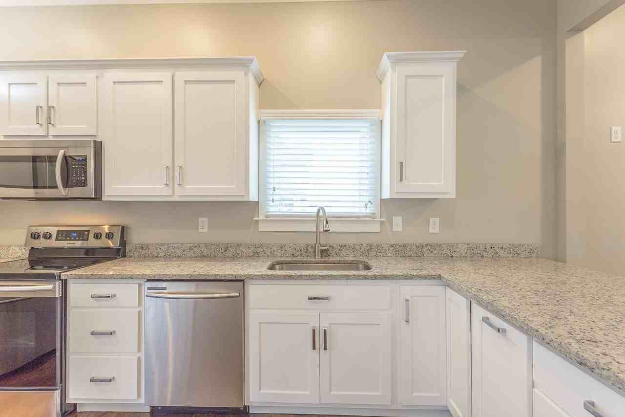 1008 Fairview Ave - Photo 4 of 12