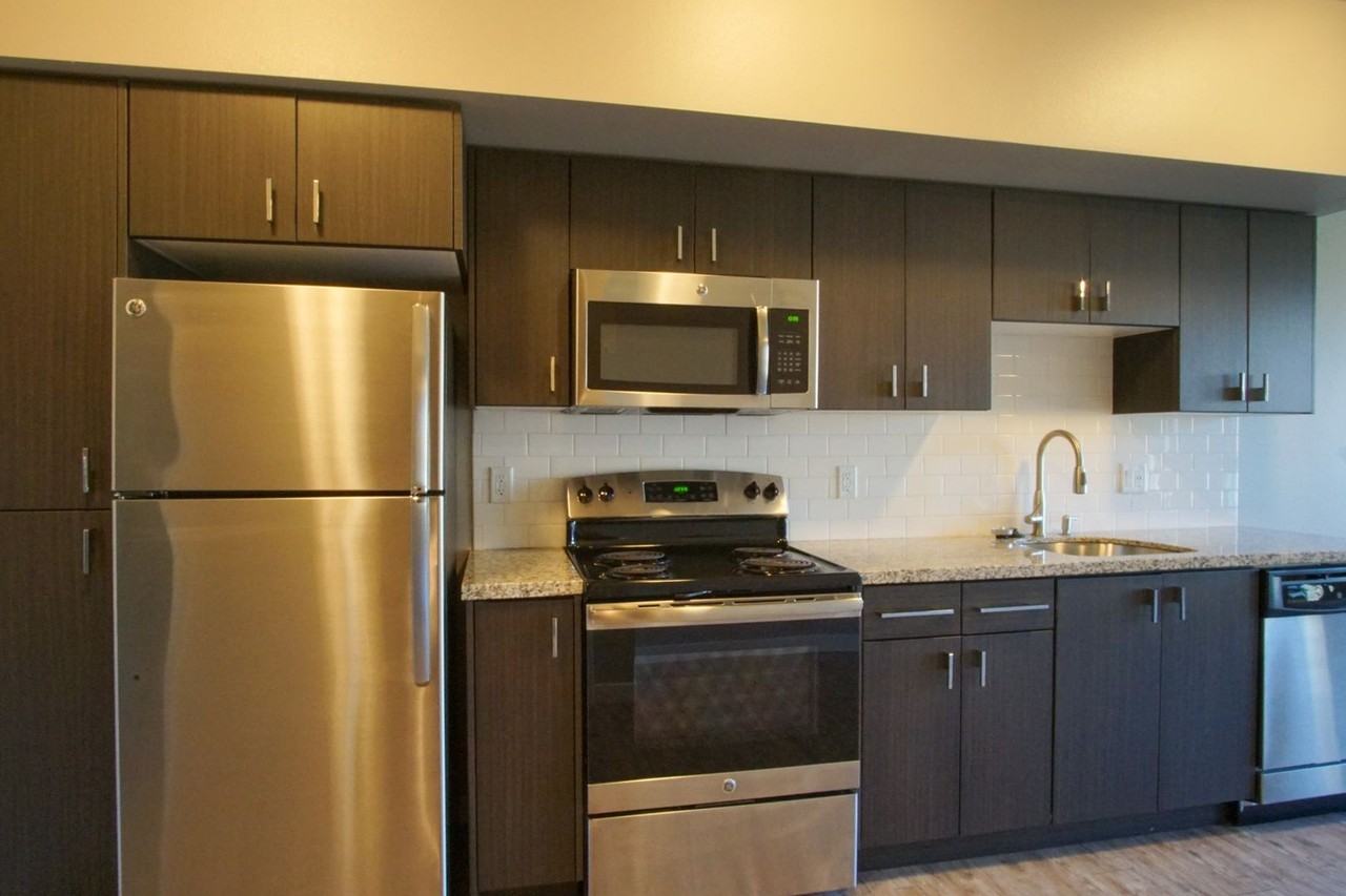 411 Se 14th Ave #302 - Photo 4 of 17