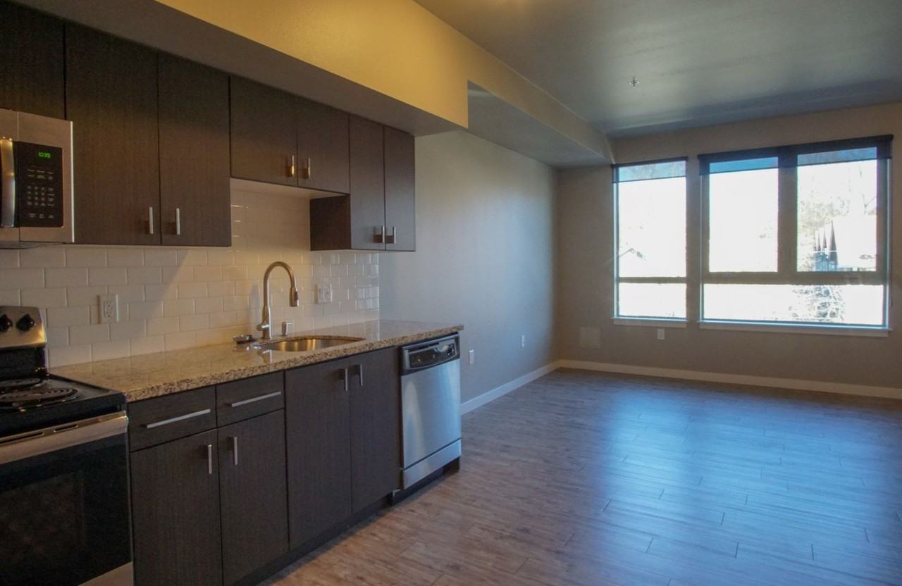 411 Se 14th Ave #302 - Photo 5 of 17