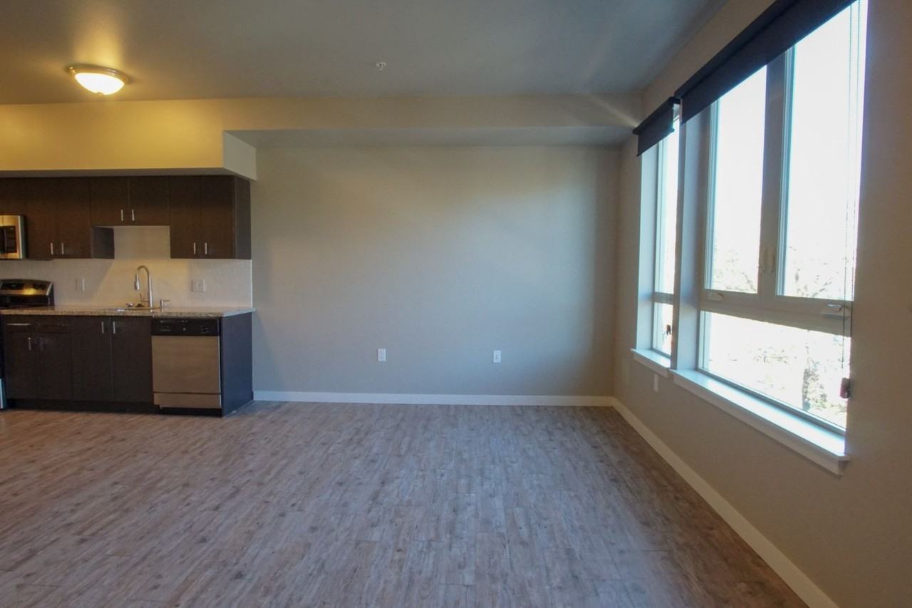 411 Se 14th Ave #302 - Photo 7 of 17
