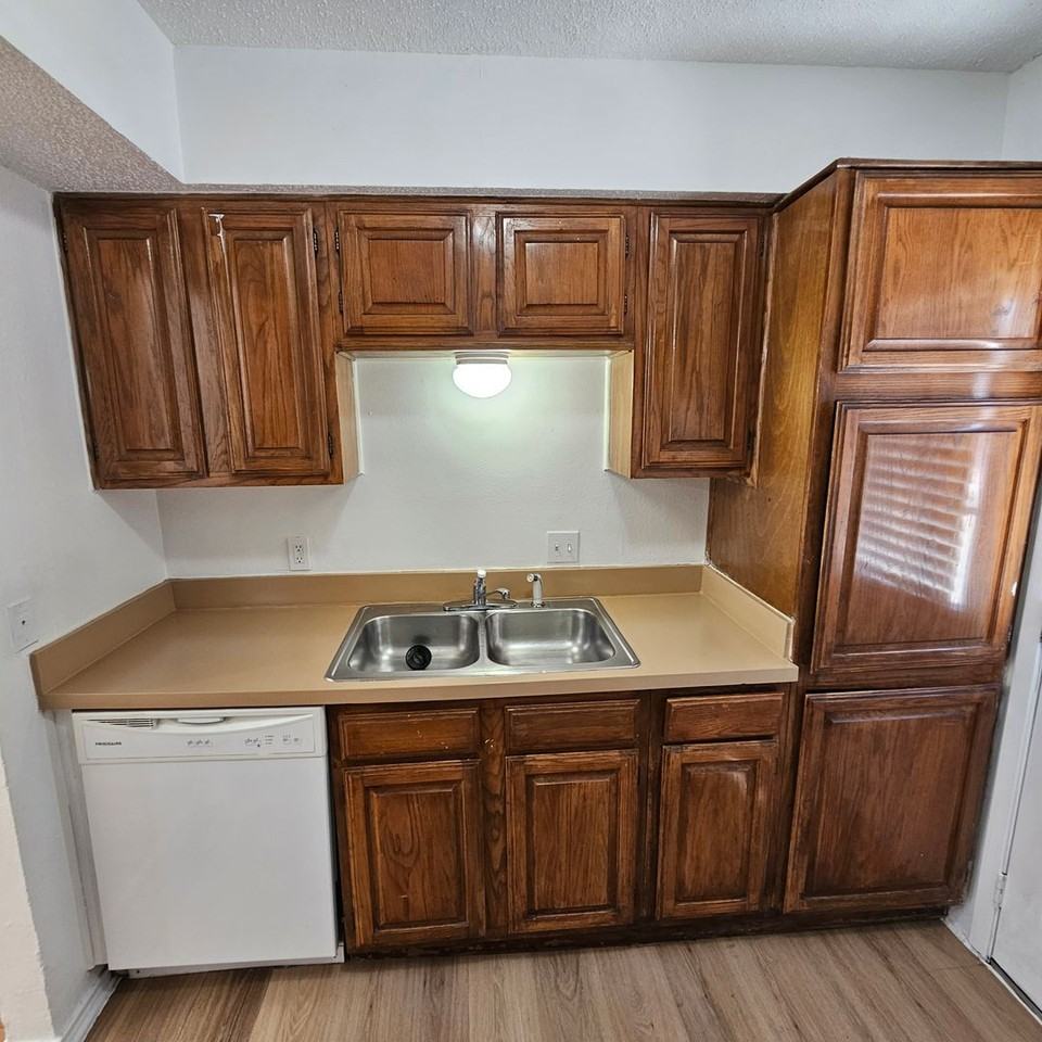 1400 Darr St #C - Photo 4 of 22