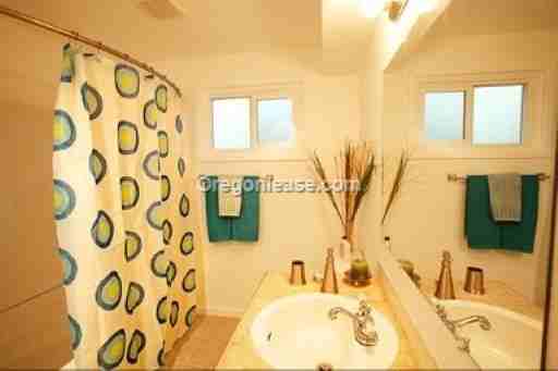 1425 W 8th Ave #11 - Photo 3 of 8