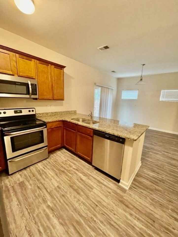 233 Village Creek Way - Photo 6 of 16