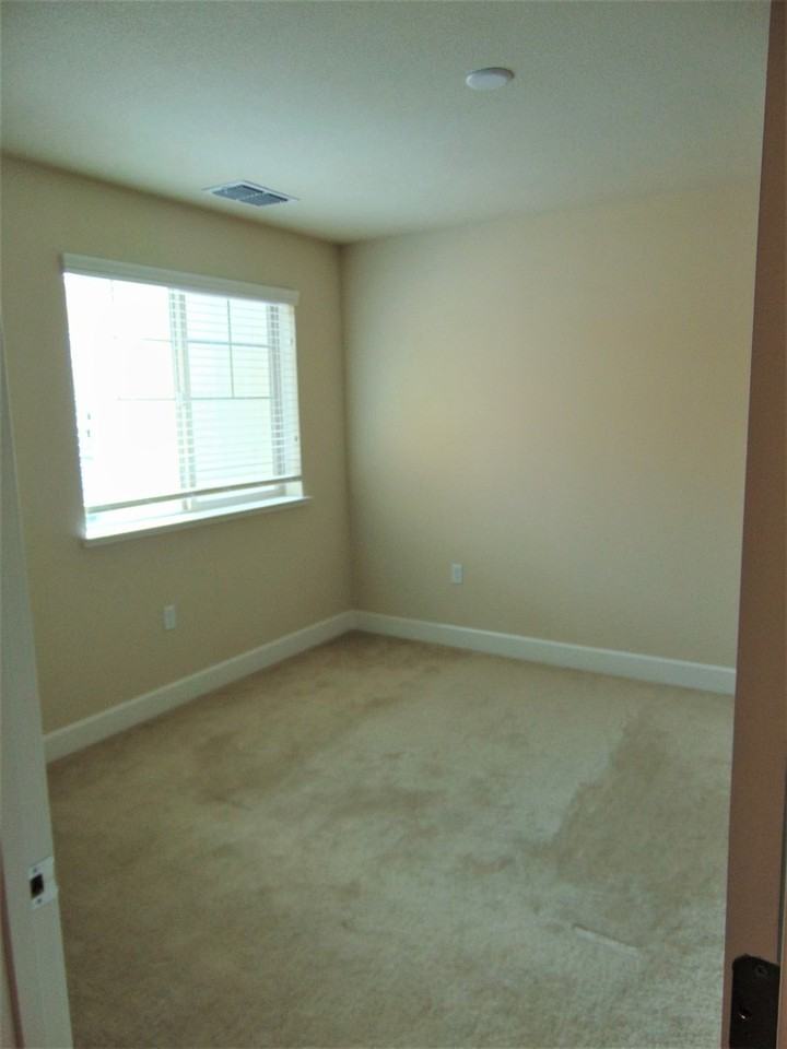 347 Basswood Cmn #3 - Photo 7 of 21