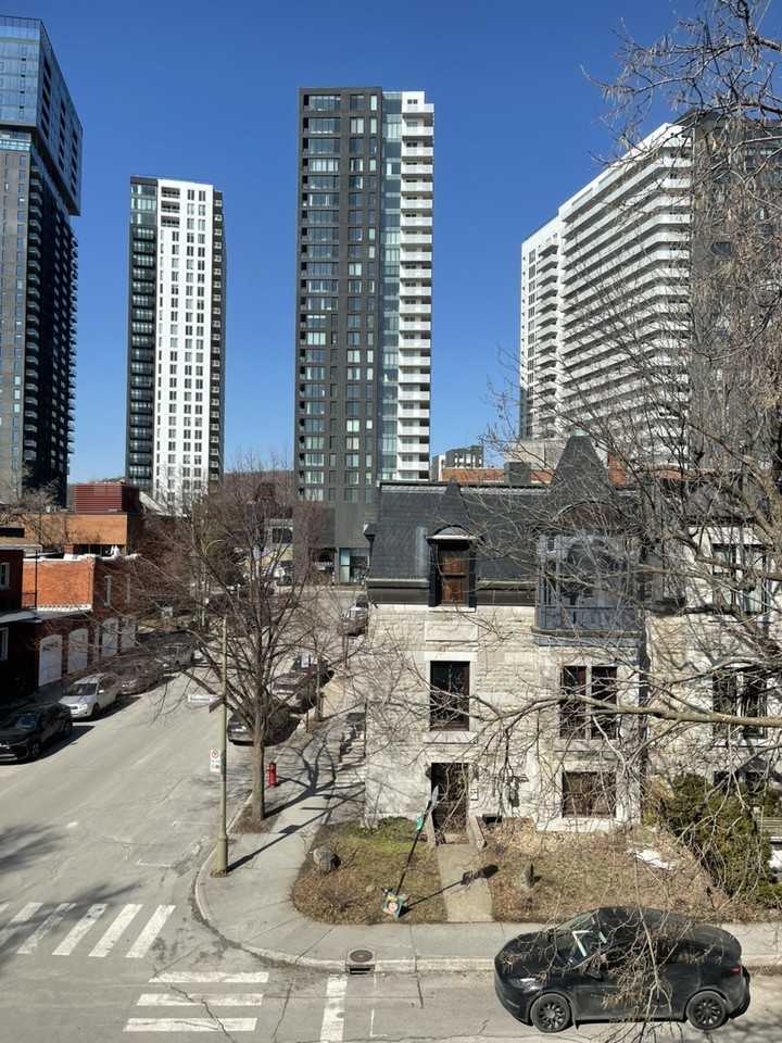 2234 Rue du Souvenir - Photo 4 of 11