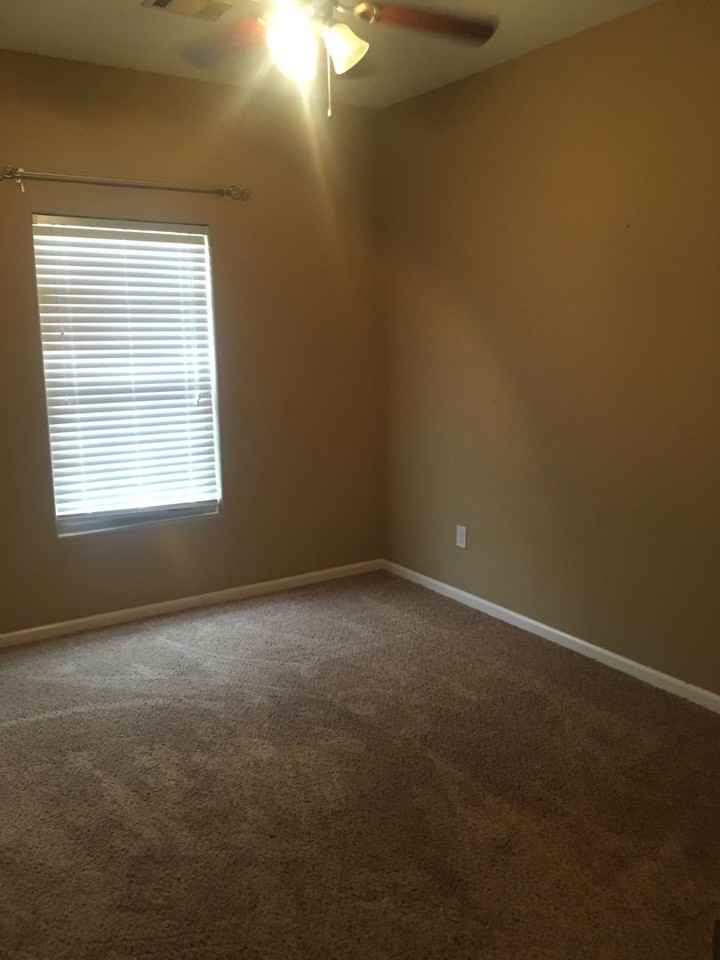 1800 Henderson Hwy - Photo 3 of 7