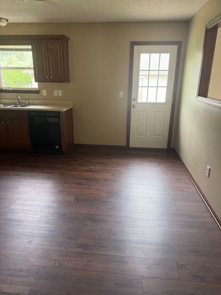 1120 Nw Willow Dr - Photo 6 of 9