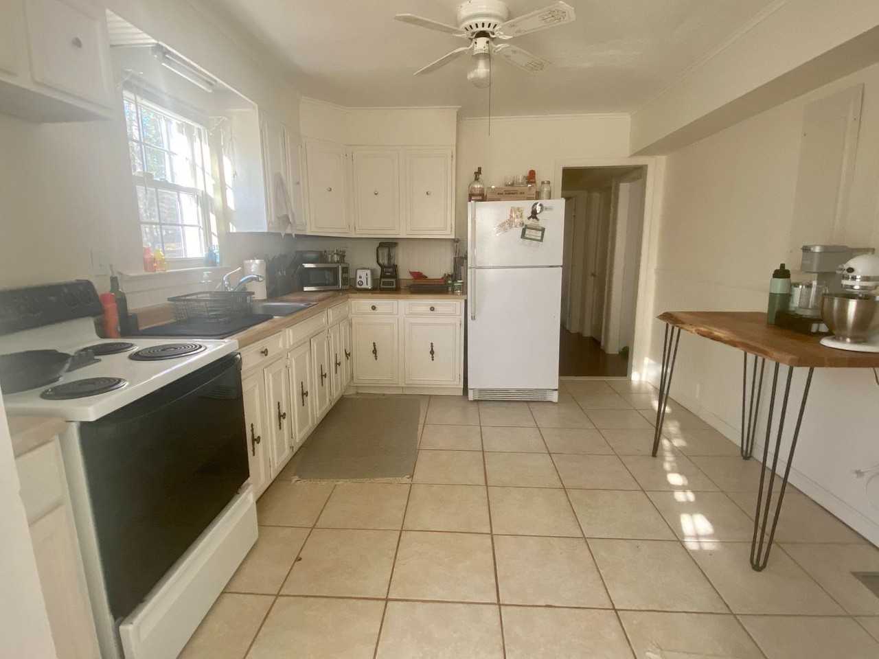 143 Barrett Heights Rd - Photo 6 of 9