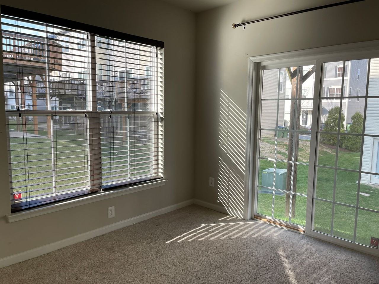 201 Woodstream Cir - Photo 2 of 27