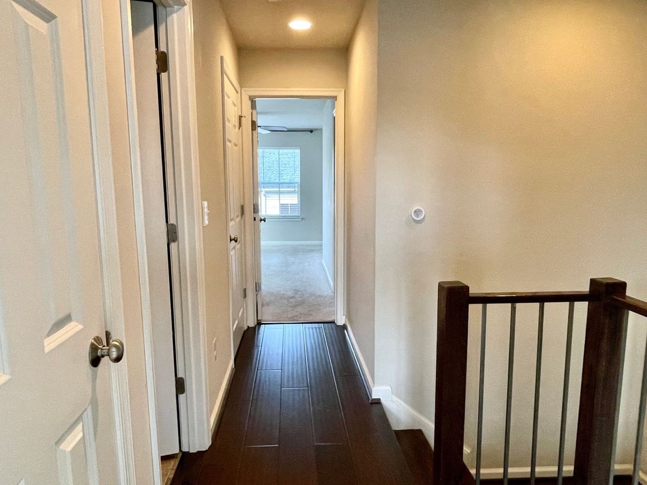 201 Woodstream Cir - Photo 6 of 27
