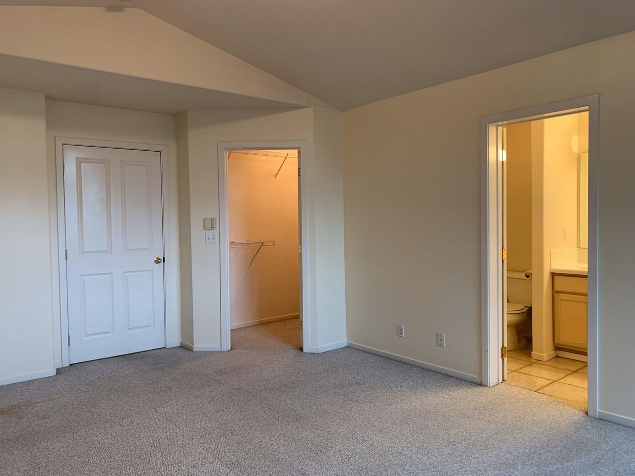 12219 Se 38th St - Photo 4 of 24