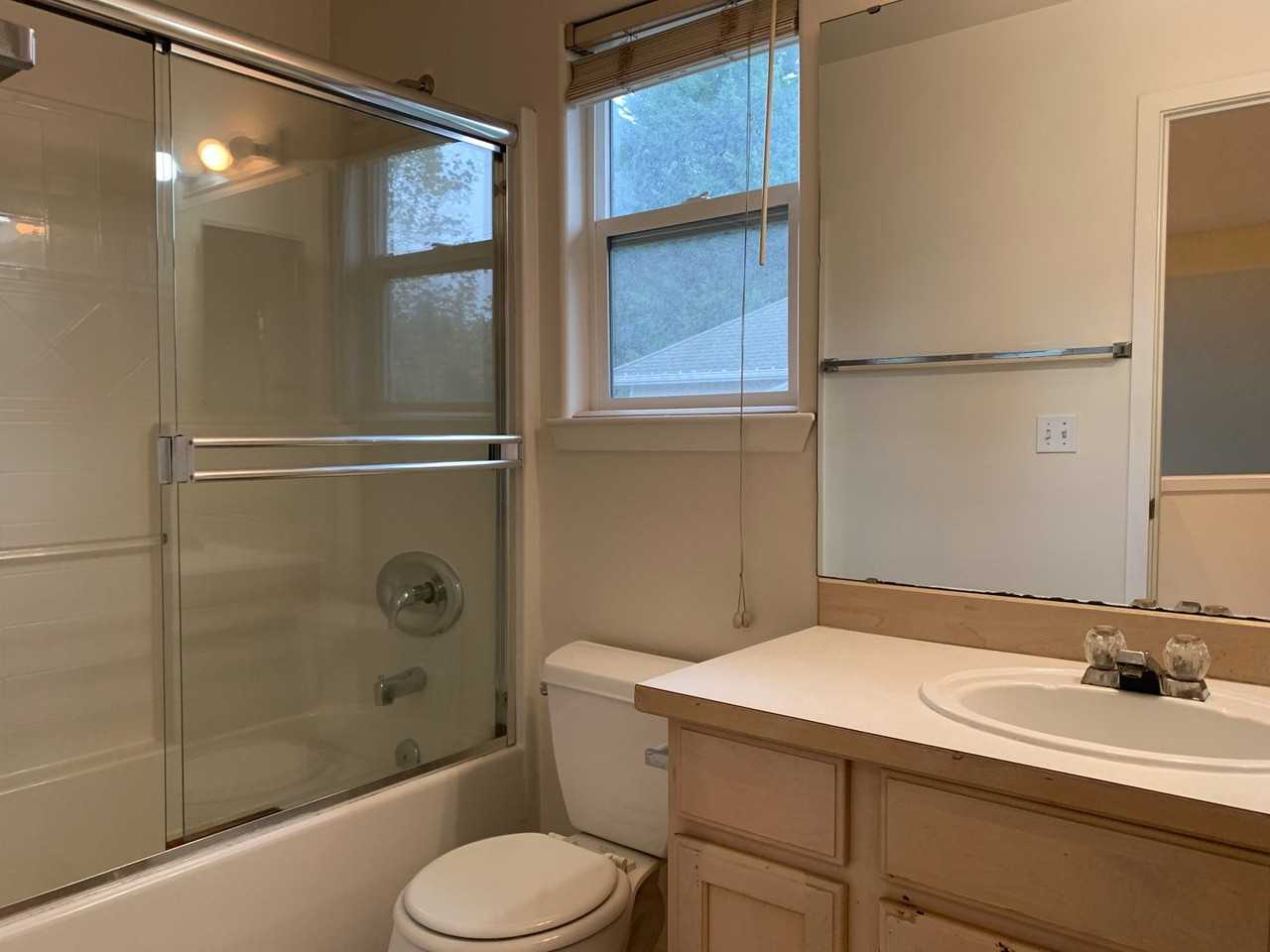 12219 Se 38th St - Photo 5 of 24