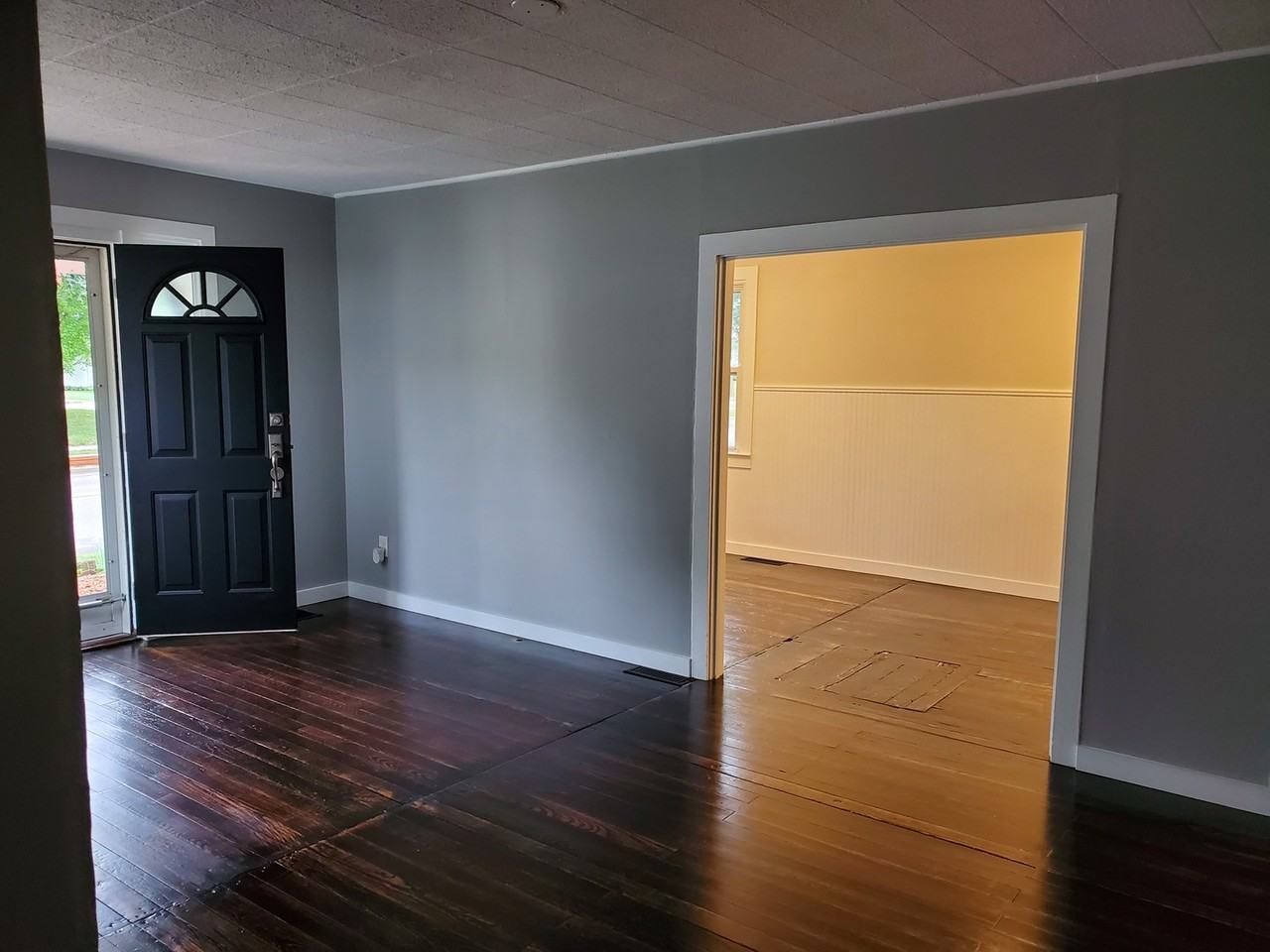 2317 Coit Ave Ne - Photo 3 of 43