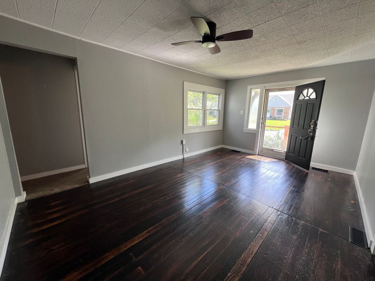 2317 Coit Ave Ne - Photo 2 of 20