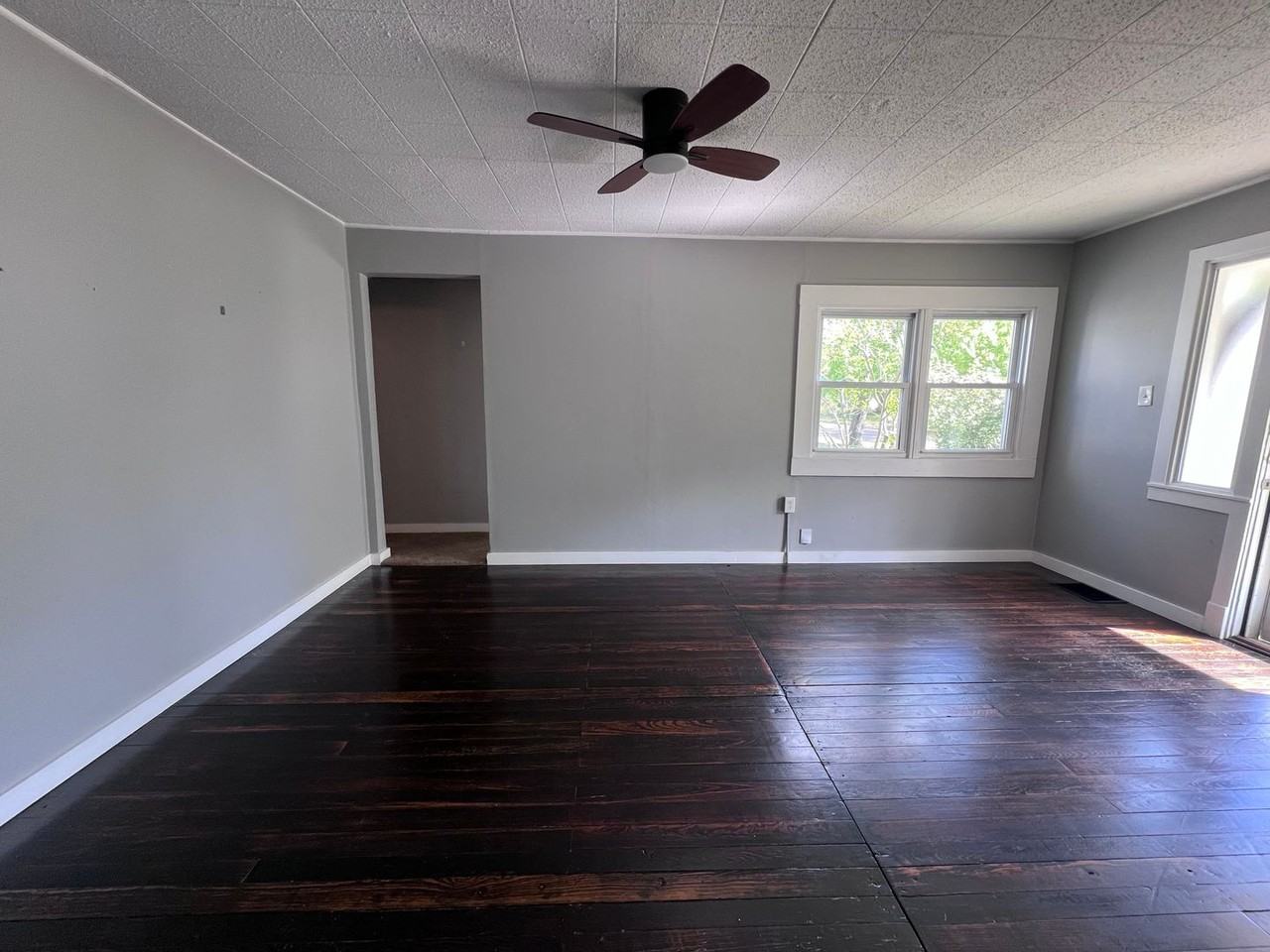 2317 Coit Ave Ne - Photo 3 of 20