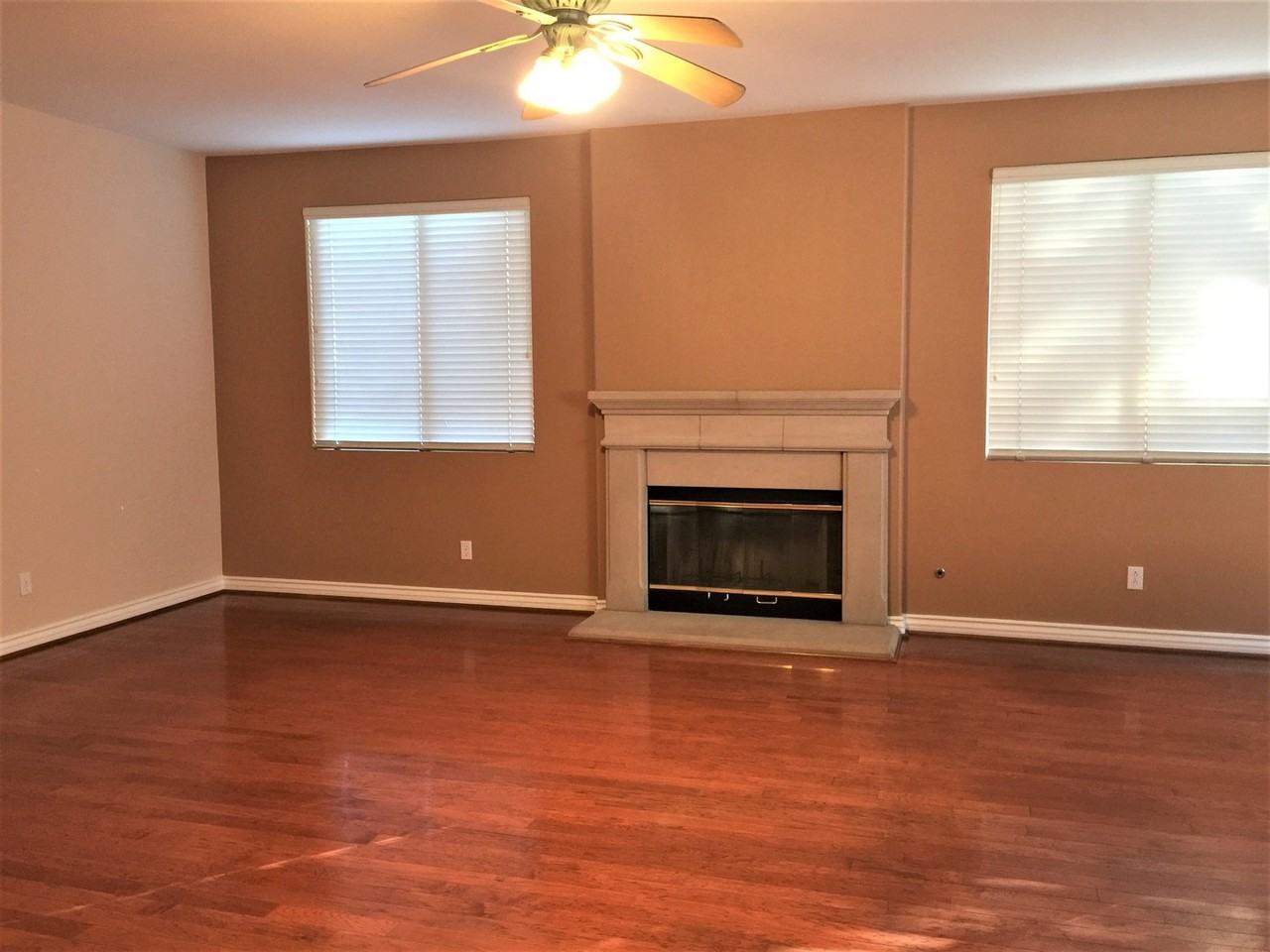 1396 S Creekside Dr - Photo 4 of 20