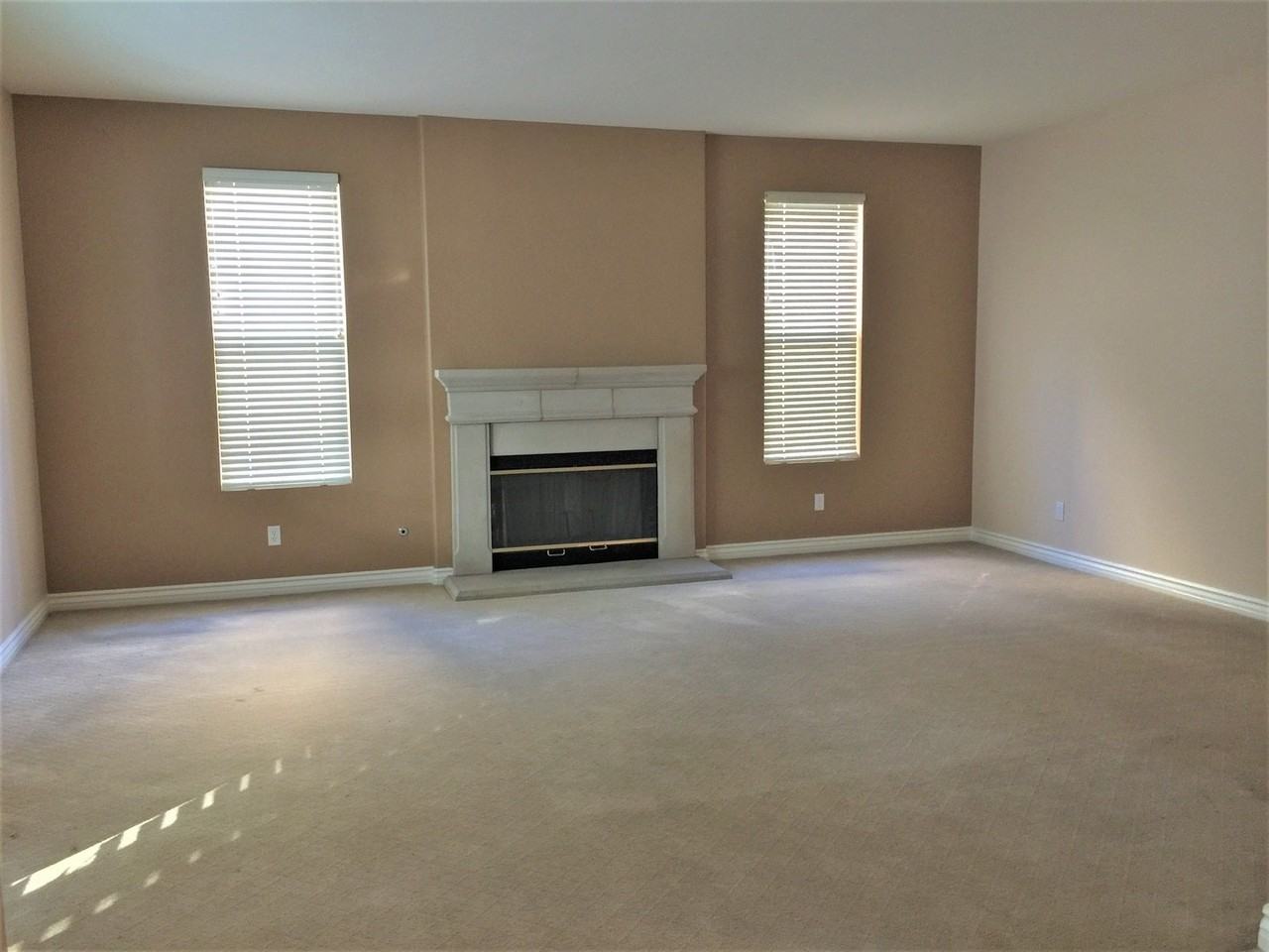 1396 S Creekside Dr - Photo 5 of 20