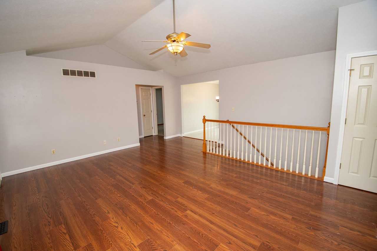 53620 Springfield Ct - Photo 3 of 39