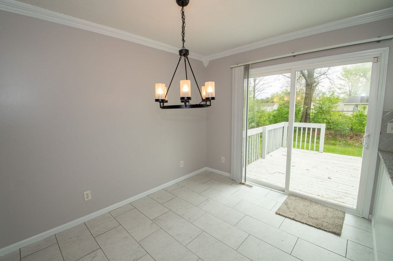 53620 Springfield Ct - Photo 6 of 39