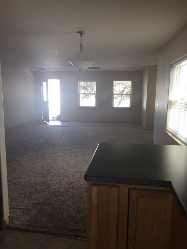 642 Antelope Cir - Photo 3 of 19