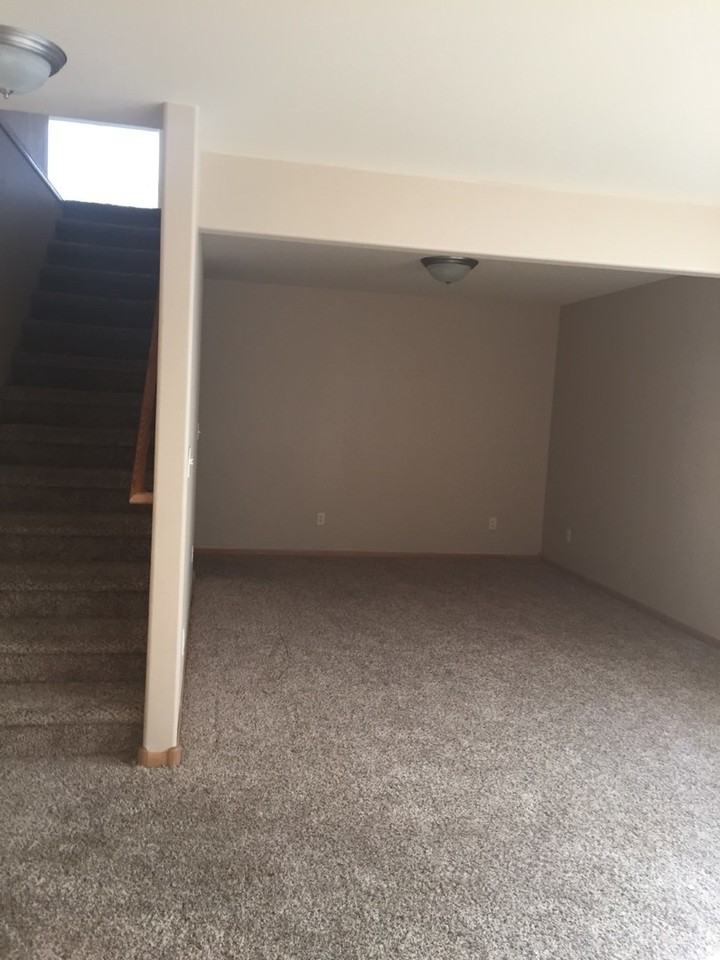 642 Antelope Cir - Photo 4 of 19