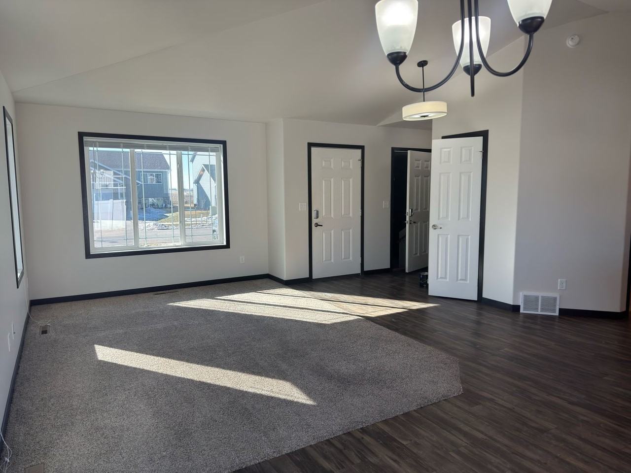 1114 46th Ave S - Photo 3 of 18