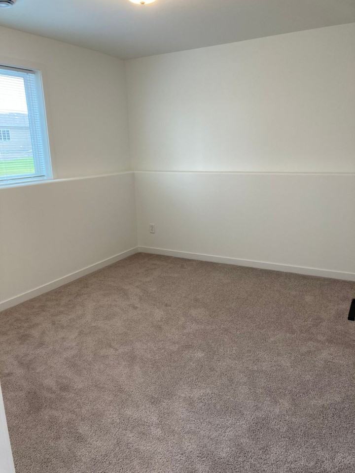 2590 65th Ave S - Photo 2 of 25