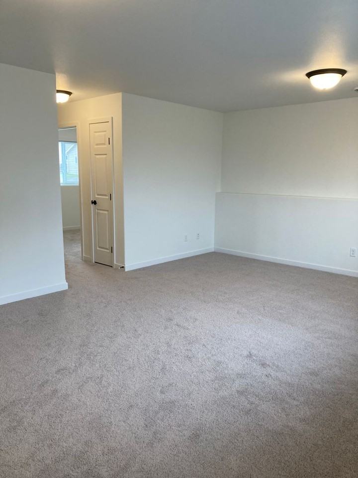 2590 65th Ave S - Photo 4 of 25