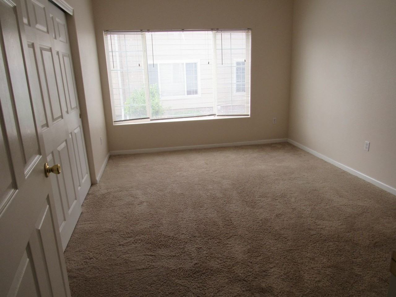 1040 Opal St #101 - Photo 6 of 11