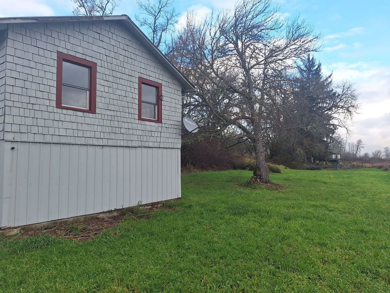 11393 Carver Rd - Photo 2 of 16