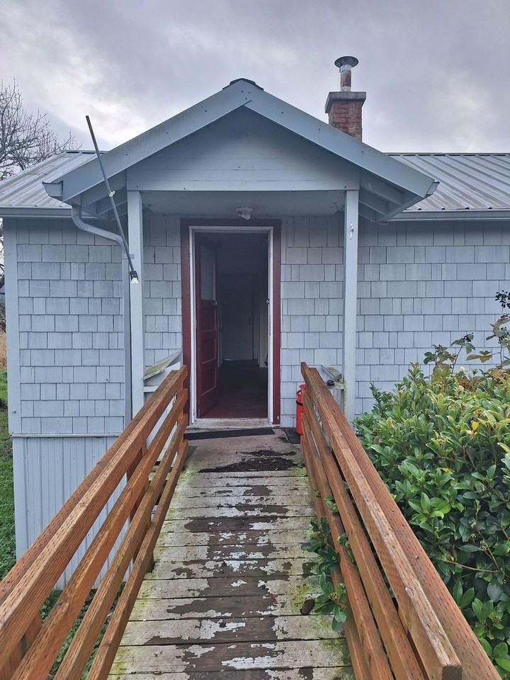 11393 Carver Rd - Photo 5 of 16
