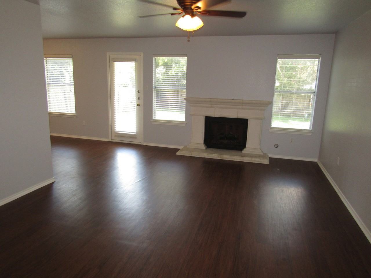 14704 Noya Dr - Photo 3 of 26
