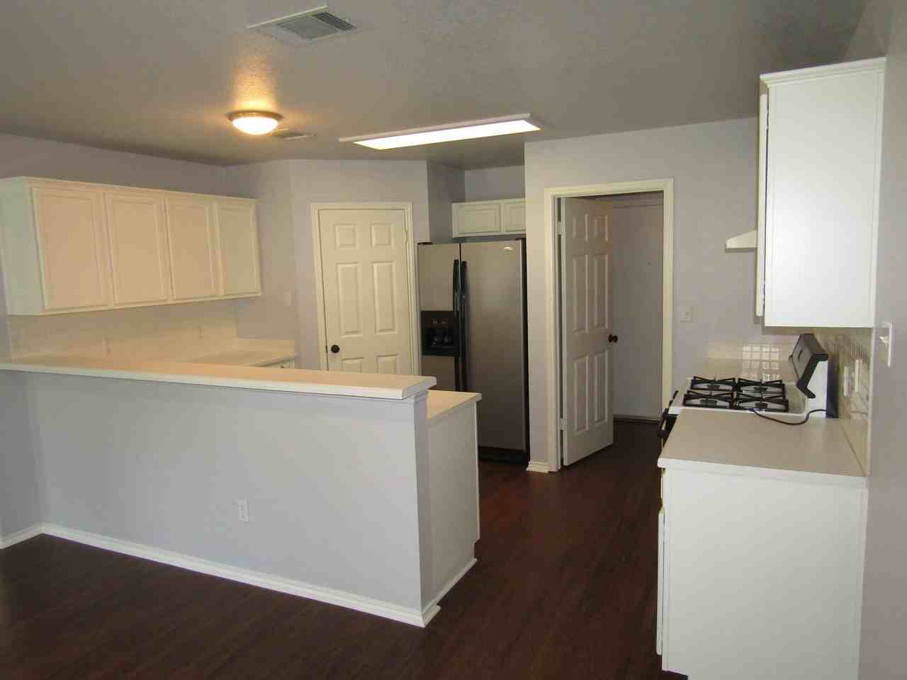 14704 Noya Dr - Photo 6 of 26