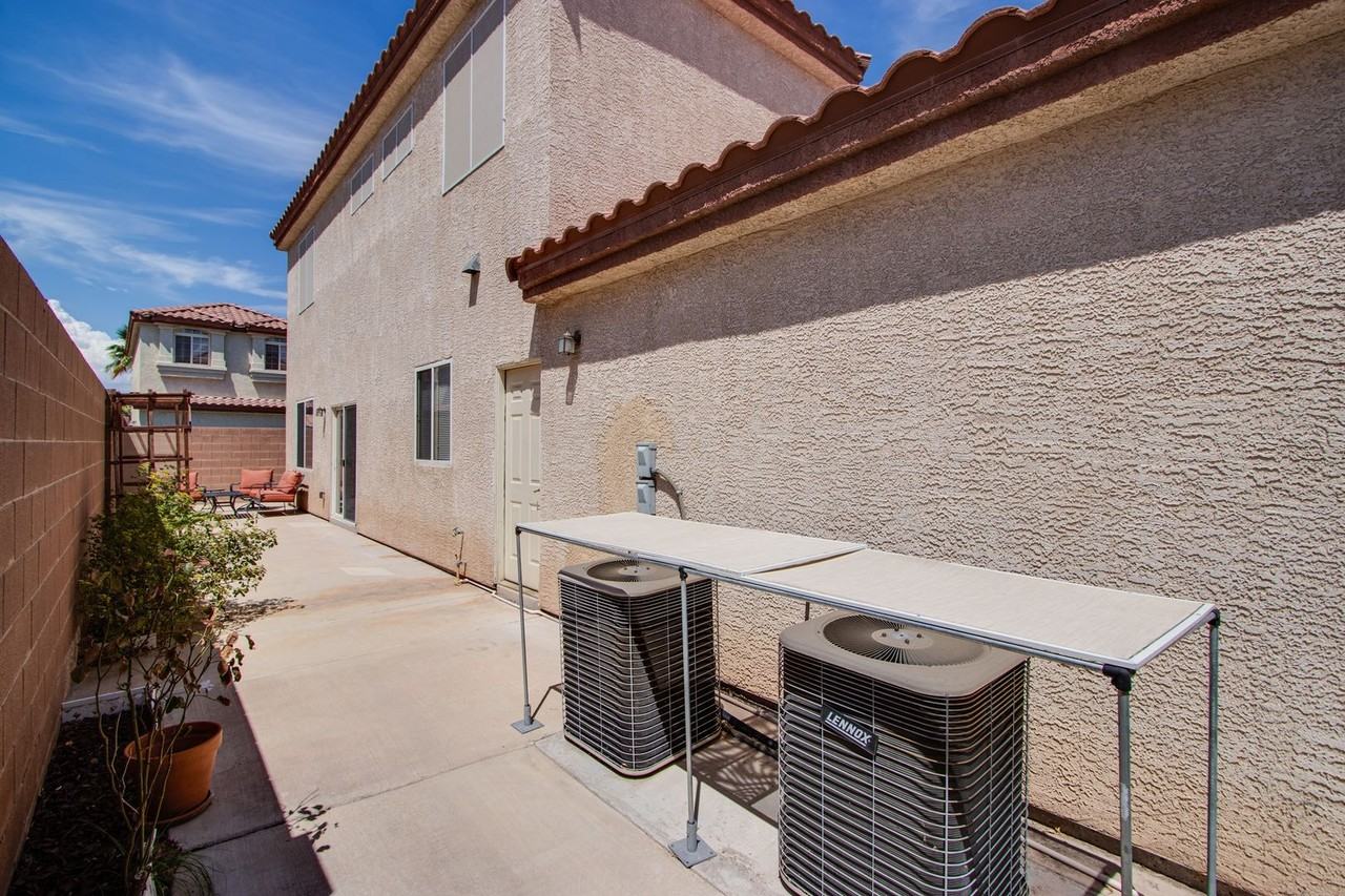 5211 Monterey Park Cir - Photo 4 of 42