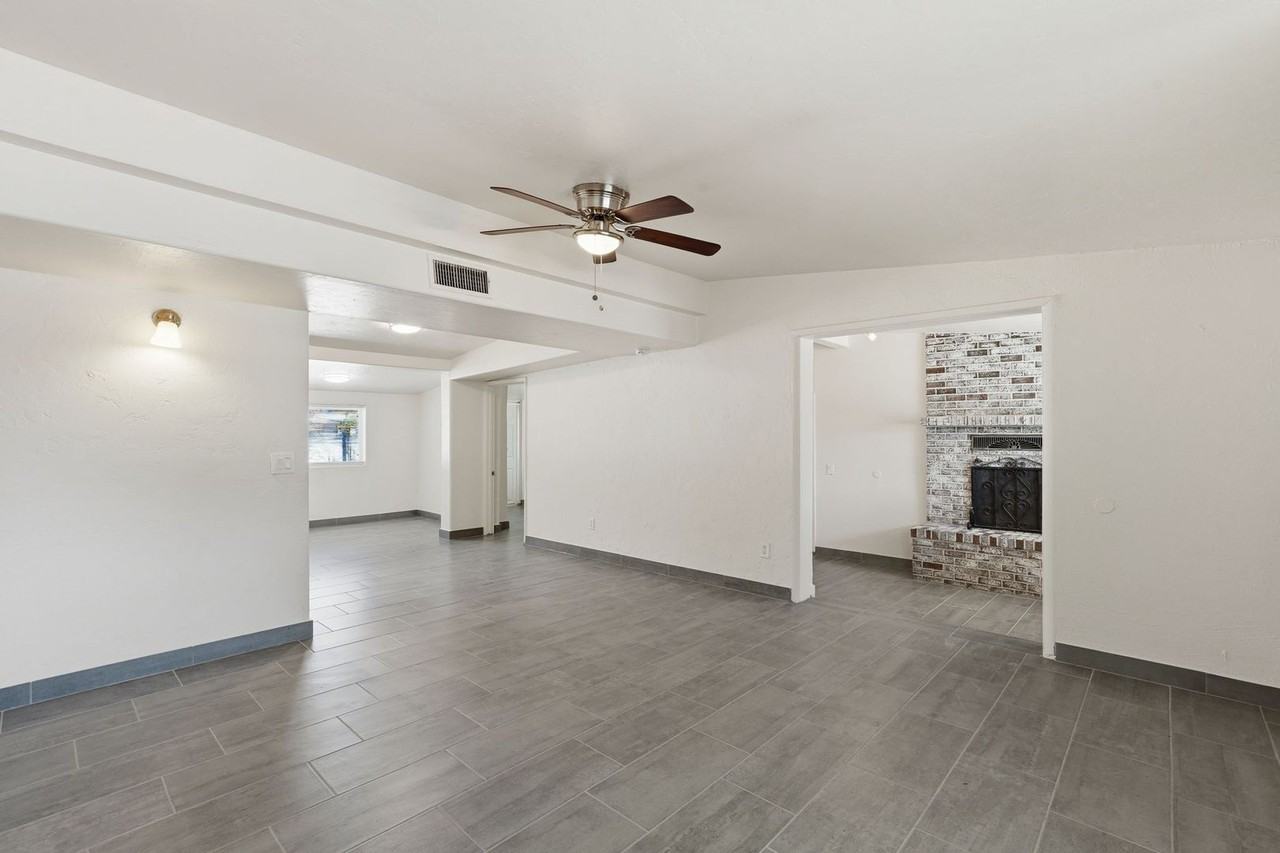 4608 S Fremont Ave - Photo 5 of 36