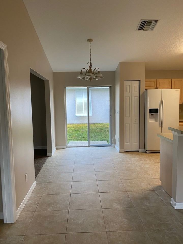 2365 89th Dr - Photo 6 of 11