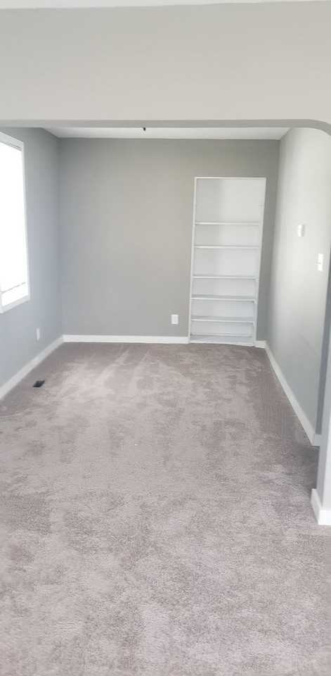425 S Glick St - Photo 2 of 10