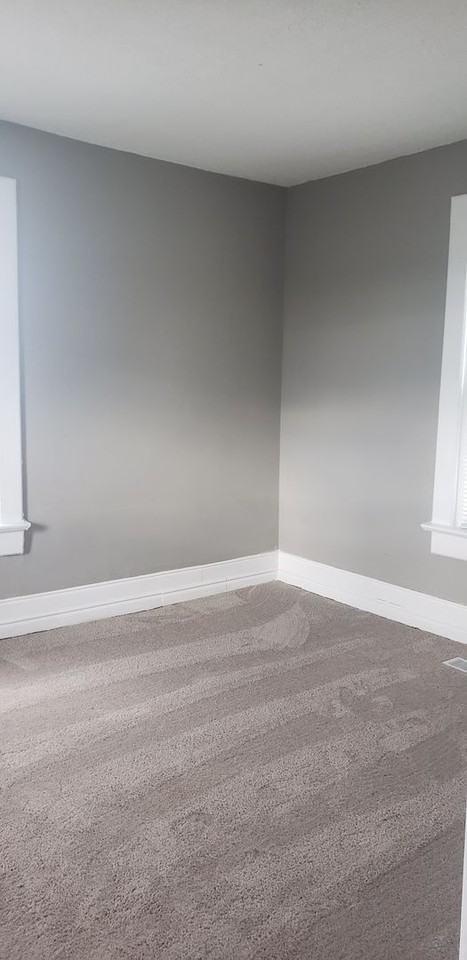 425 S Glick St - Photo 4 of 10