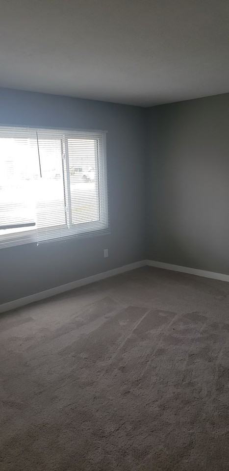 425 S Glick St - Photo 7 of 10