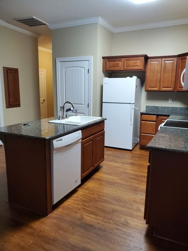 4423 Legends Way - Photo 6 of 15