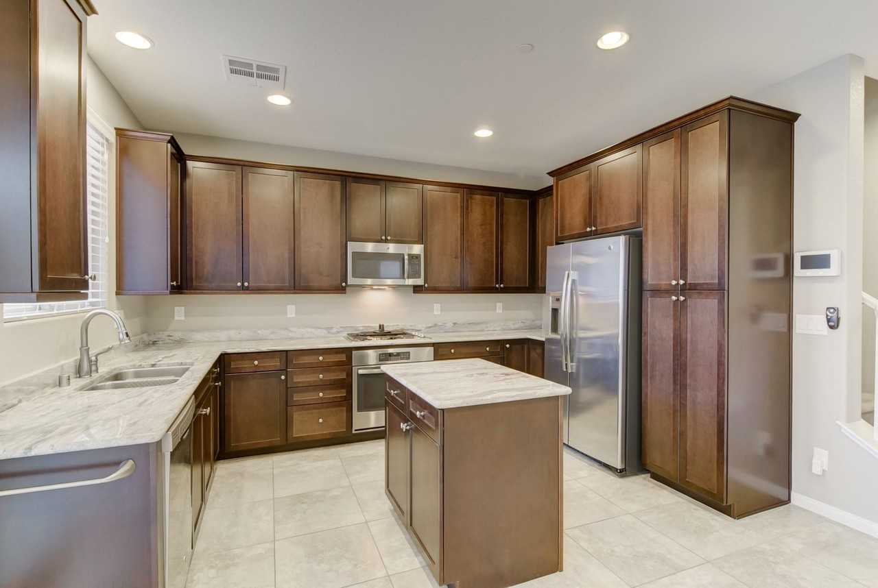 240 Sweet Spot St - Photo 2 of 17