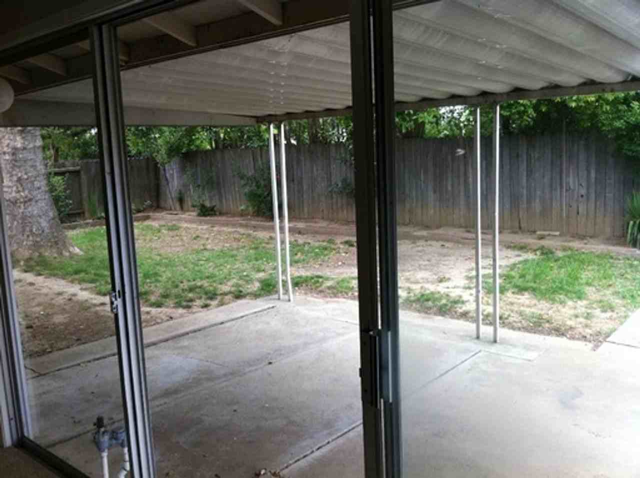 4913 Sky Pkwy - Photo 4 of 7