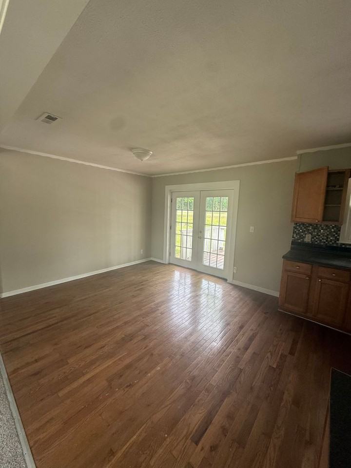 24 Jerome Cir - Photo 3 of 11