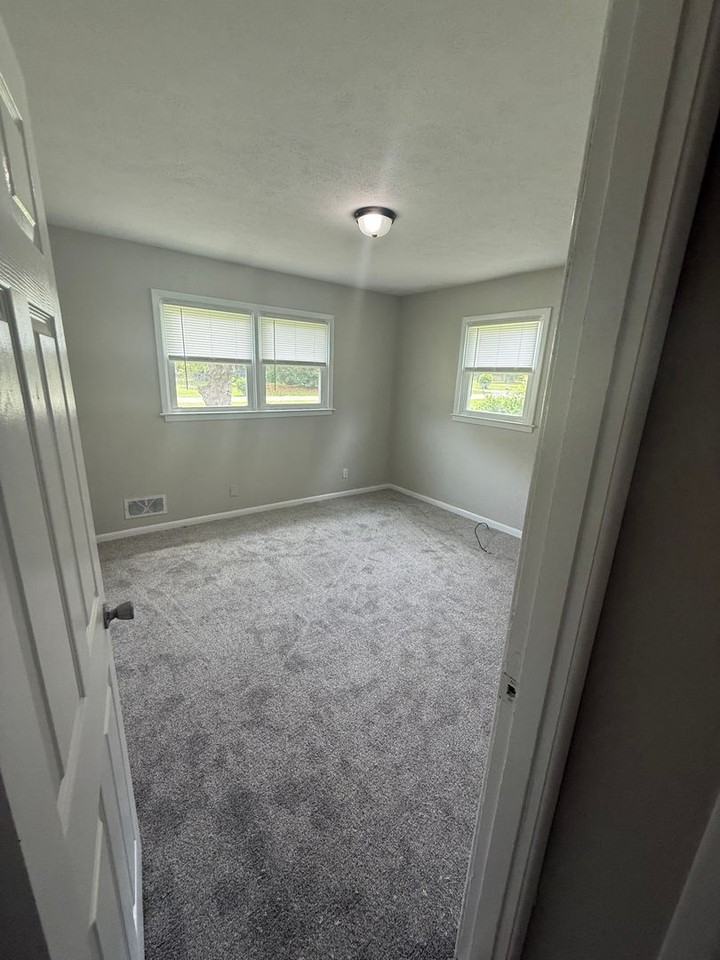 24 Jerome Cir - Photo 6 of 11