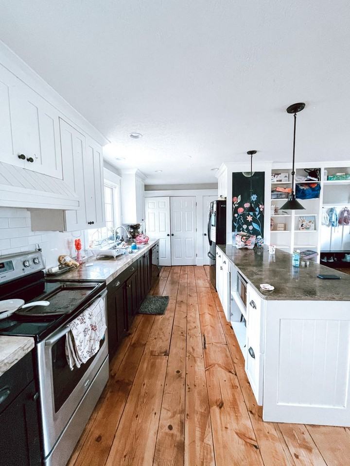 1123 W 40 S - Photo 6 of 31