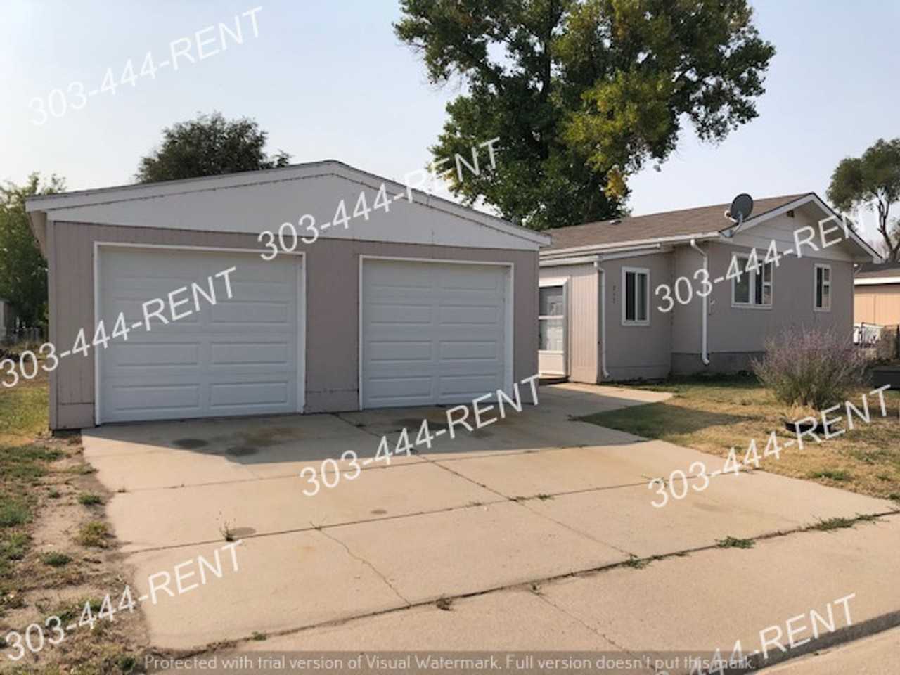 217 Spruce St - Photo 2 of 7