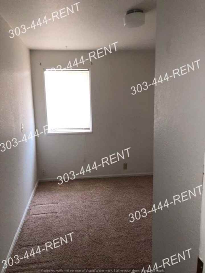 217 Spruce St - Photo 5 of 7