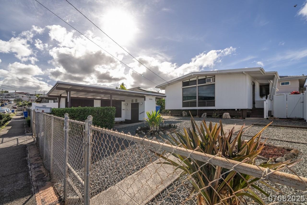 4258 Likini St - Photo 3 of 27